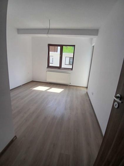 Apartament cu 2 camere decomandat în IAR