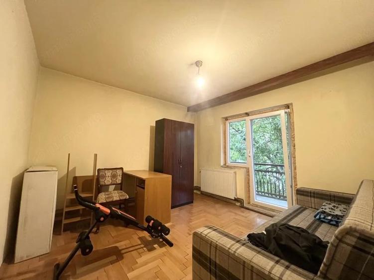 Apartament cu 3 camere decomandat în Lunei