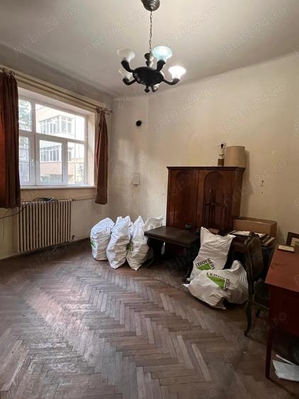 Casă cu 4 camere în Cișmigiu