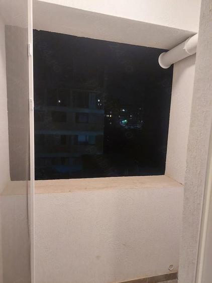 Garsonieră decomandată în Roșu