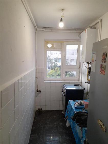 Apartament cu 3 camere semidecomandat în Dacia