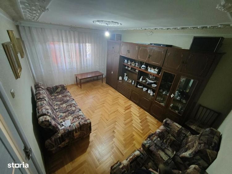 Apartament cu 4 camere decomandat în Central