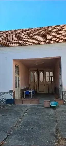 Casă cu Teren 900 Mp în Belotinț