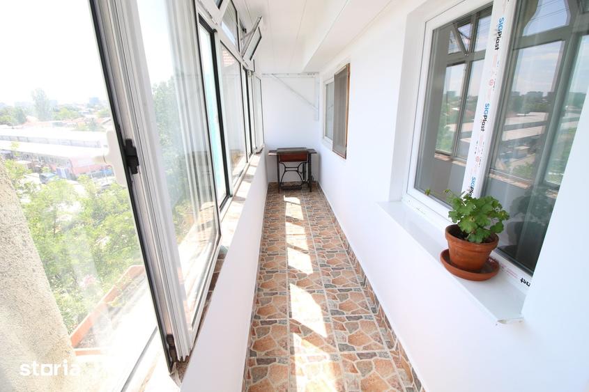 Apartament cu 4 camere decomandat în Piața Centrală