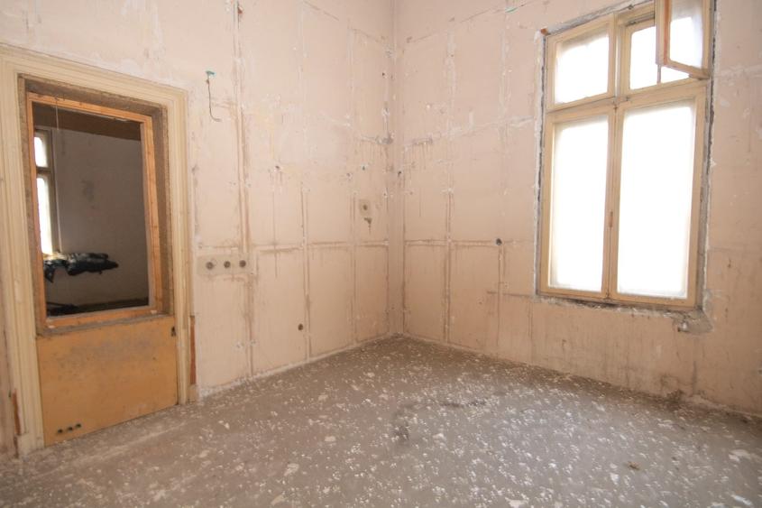 Casă cu 19 camere cu Teren 1725 Mp în Dorobanți