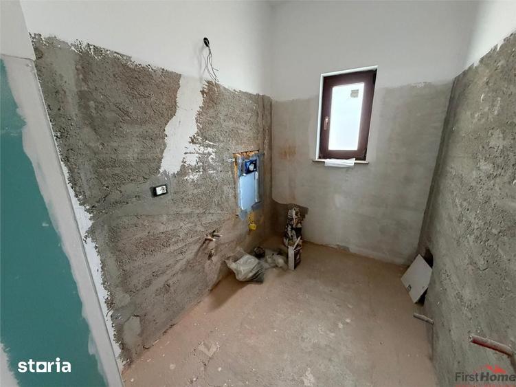 Casă cu 5 camere cu Teren 674 Mp în Vânători