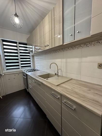 Apartament cu 3 camere semidecomandat în Girocului
