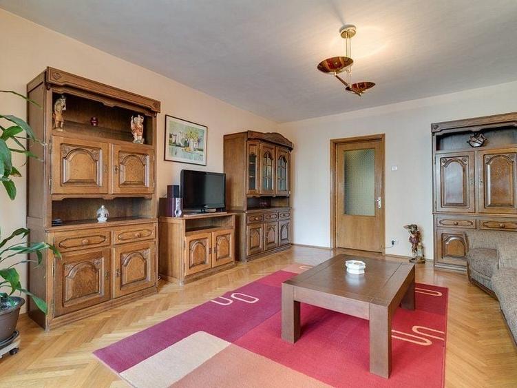 Apartament cu 3 camere decomandat, mobilat în Alba Iulia