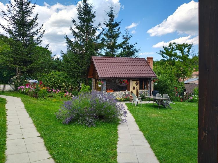 Casă cu 4 camere cu Teren 600 Mp în Predeluț