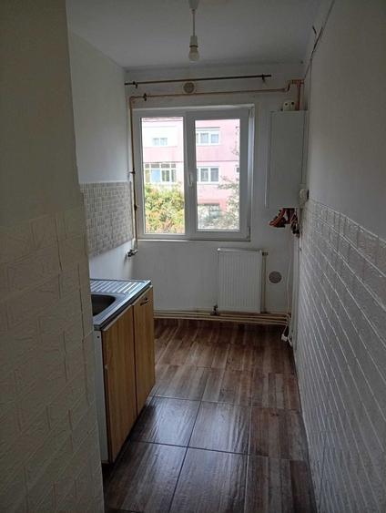 Apartament cu 2 camere semidecomandat în Est