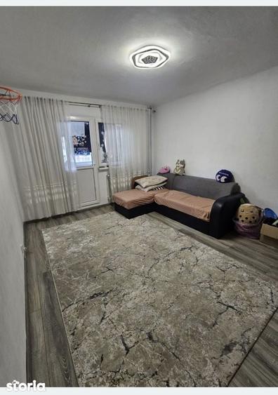 Apartament cu 2 camere decomandat în Calea București