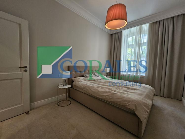 Apartament cu 3 camere semidecomandat, mobilat în Ultracentral