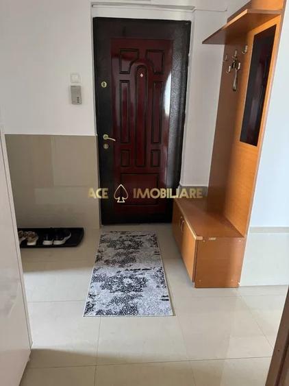 Apartament cu 2 camere decomandat, mobilat în Titan