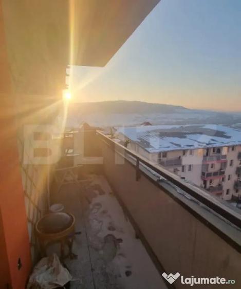 Apartament cu 3 camere semidecomandat în Baciu