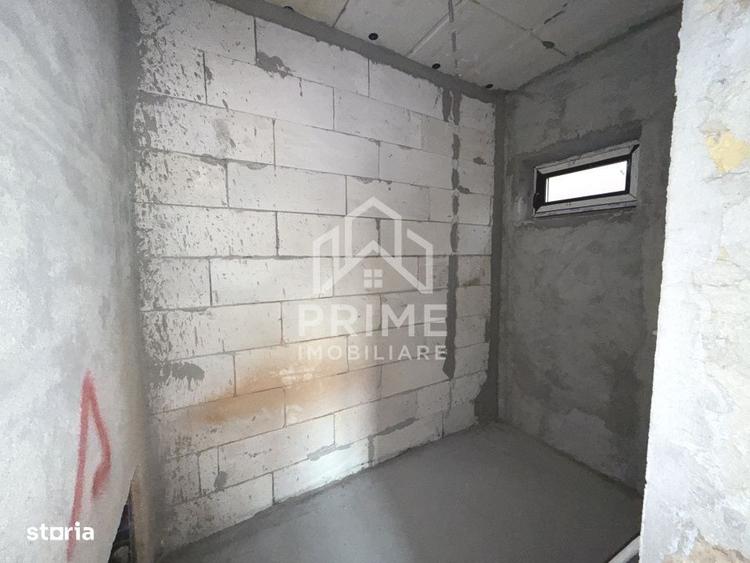 Casă cu 4 camere cu Teren 1800 Mp în Stremț