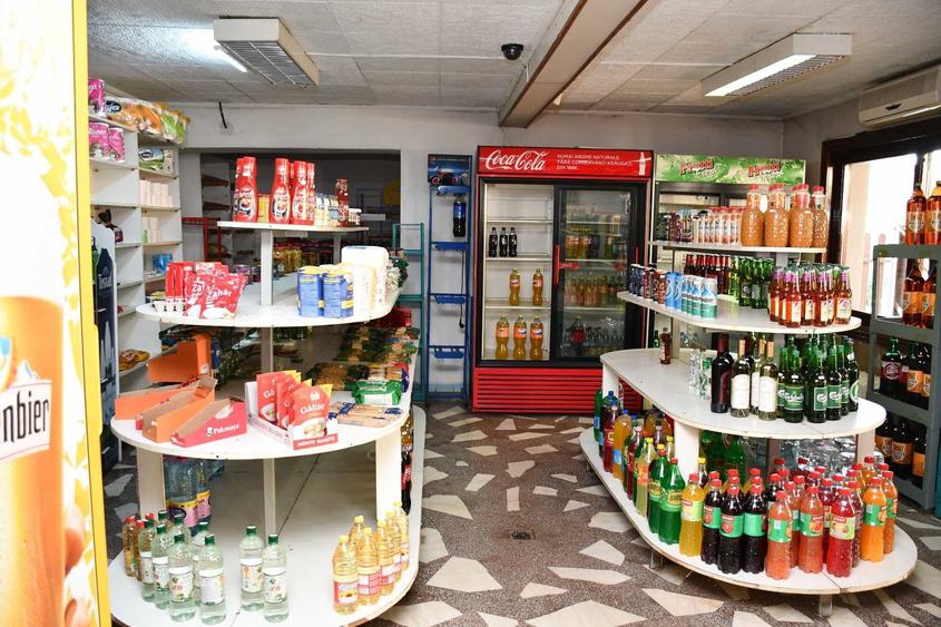 Spațiu comercial, de 970 mp, în Salca
