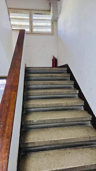Apartament cu 3 camere semidecomandat în Baba Novac