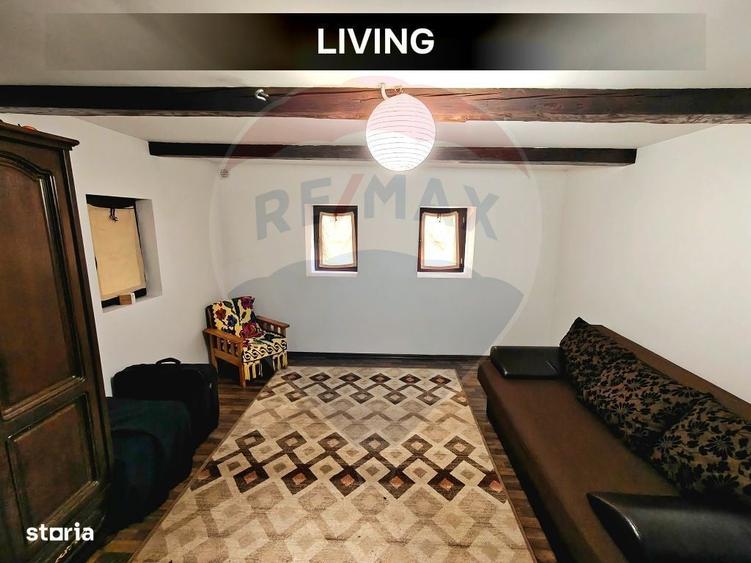 Casă cu 4 camere cu Teren 345 Mp în Bârsana