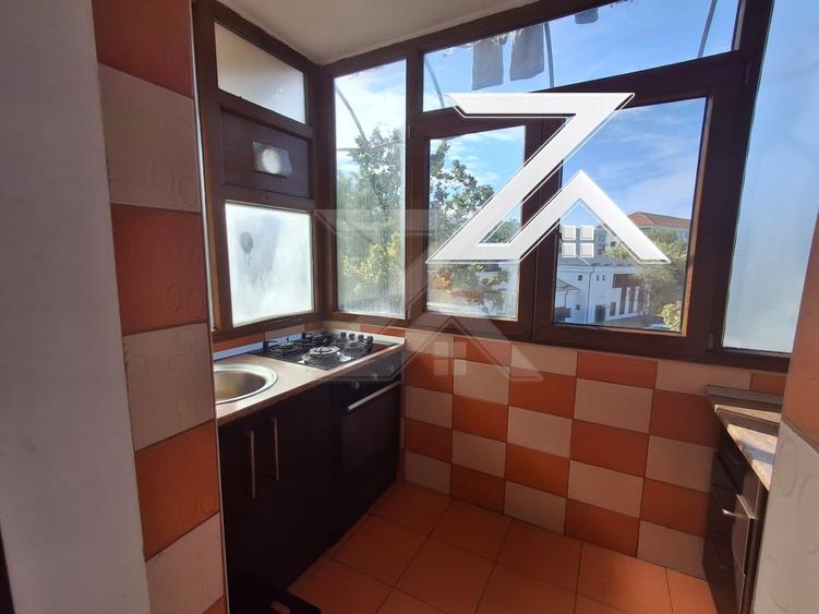 Apartament cu 3 camere decomandat, mobilat în Brazda lui Novac