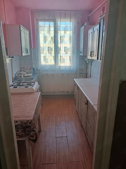 Vand apartament cu 2 camere pe Bulevardul Mihai Viteazul blocul D5. Pre? 19500 Euro negociabil. - 1
