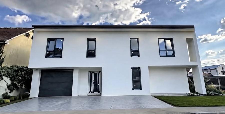 Casă cu 4 camere în Central