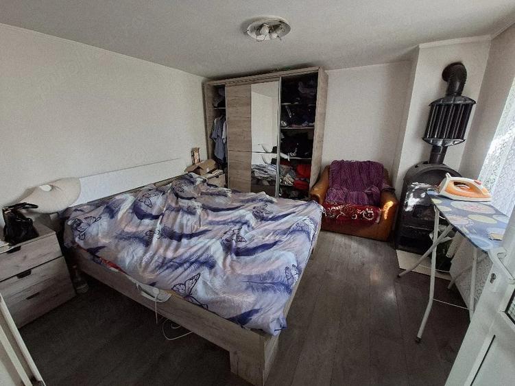 Casă cu 5 camere cu Teren 11000 Mp în Central