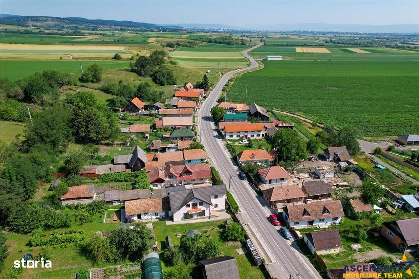 Casă cu 5 camere decomandat cu Garaj în Ilieni