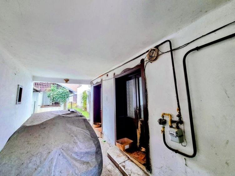 Casă individuală cu 6 camere cu Canalizare în Central