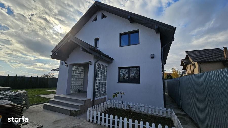 Casă cu 3 camere în Letea