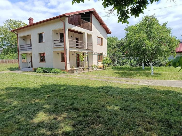 Casă cu 6 camere cu Teren 1934 Mp în Găneasa