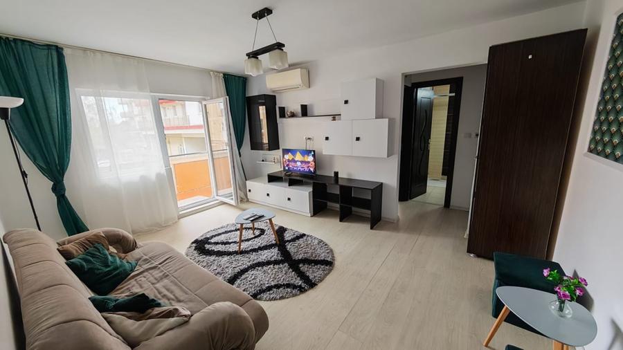 Apartament cu 2 camere semidecomandat, mobilat în Micălaca