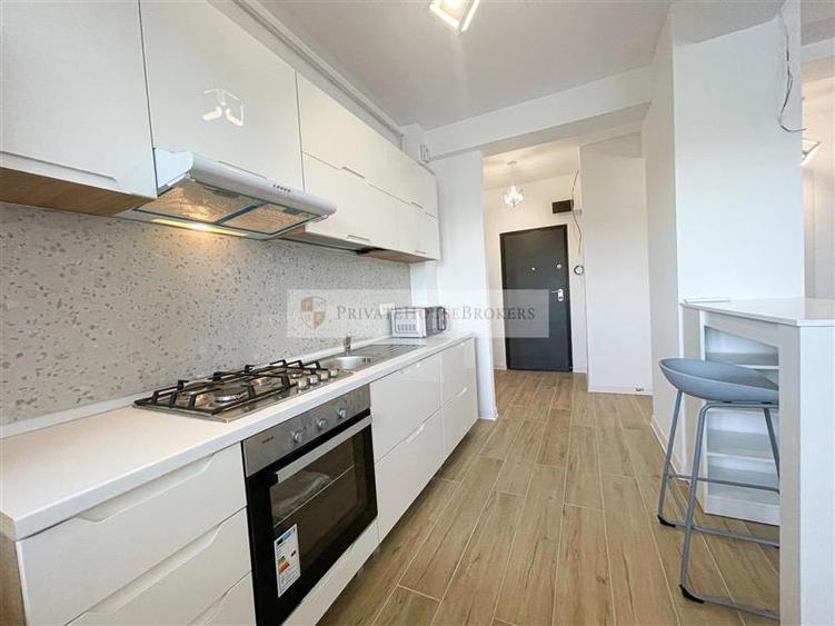 Apartament cu 2 camere semidecomandat, mobilat în Băneasa
