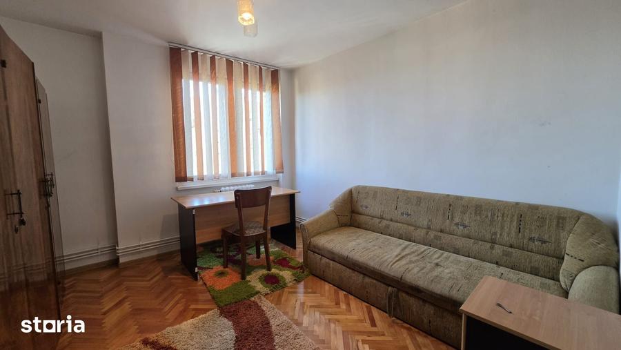 Apartament cu 3 camere decomandat în Ultracentral