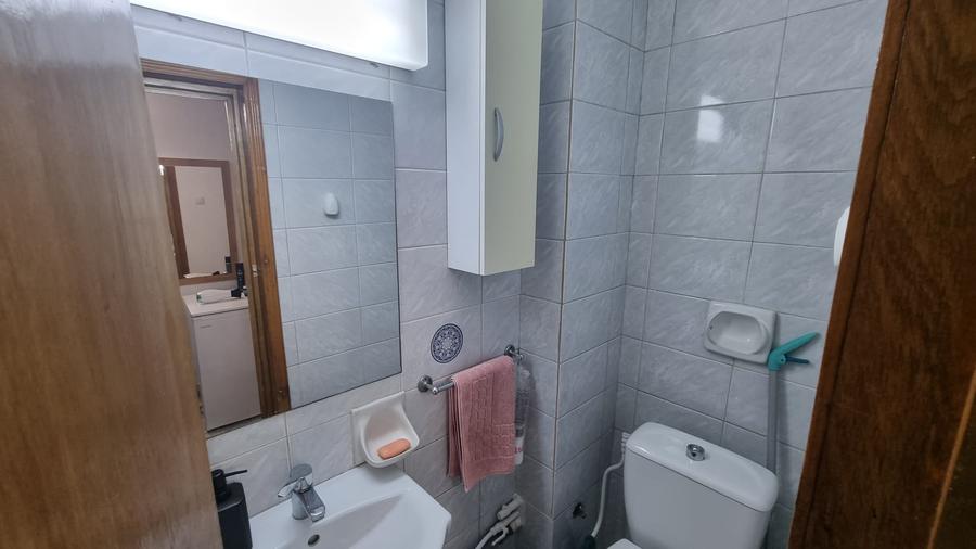 Apartament cu 4 camere decomandat în Nicolina