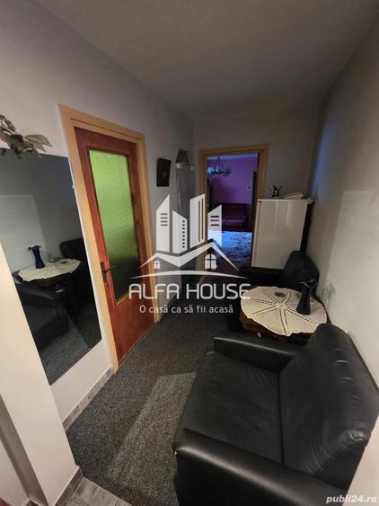 Apartament cu 3 camere semidecomandat în Micro II