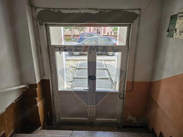 Apartament cu 3 camere decomandat în Central