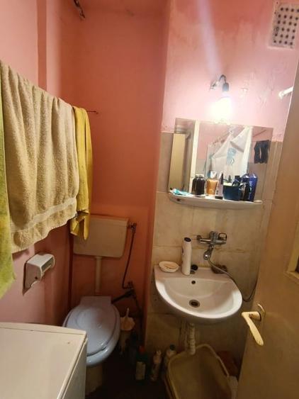 Apartament cu 3 camere semidecomandat, mobilat în Săsar
