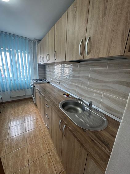 Inchiriez apartament 2 camere - 1