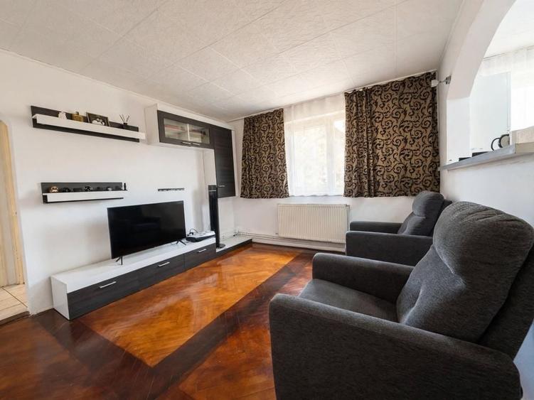 Apartament cu 2 camere semidecomandat în Central