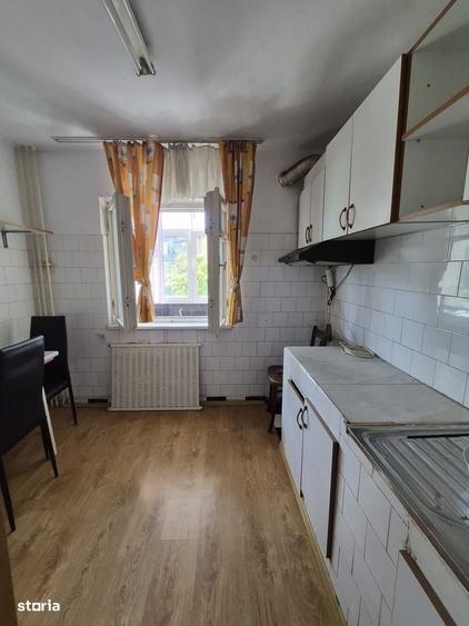 Apartament cu 2 camere decomandat în Rovine