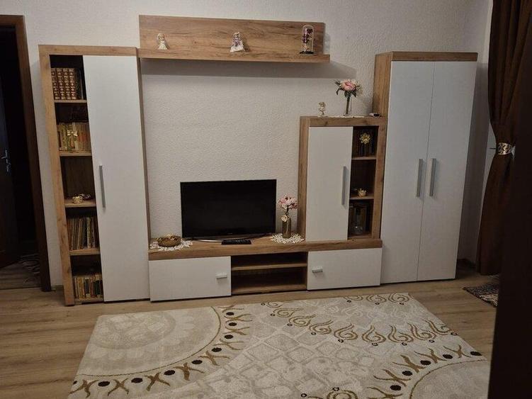 Apartament cu 3 camere semidecomandat, mobilat în Gorjului