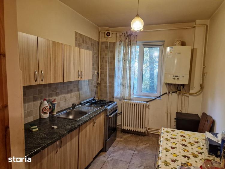Apartament cu 3 camere decomandat în Tătărași
