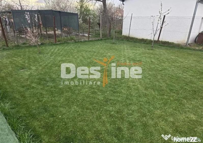 Casă cu 6 camere cu Teren 1171 Mp în Vest