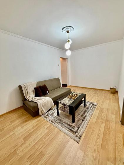 Apartament cu 2 camere semidecomandat în Satu Nou