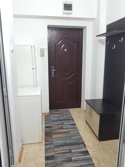 Garsonieră decomandată în Central