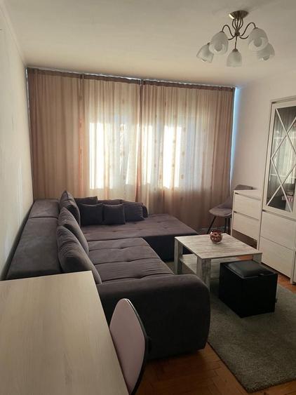 Apartament cu 3 camere decomandat în Rogerius