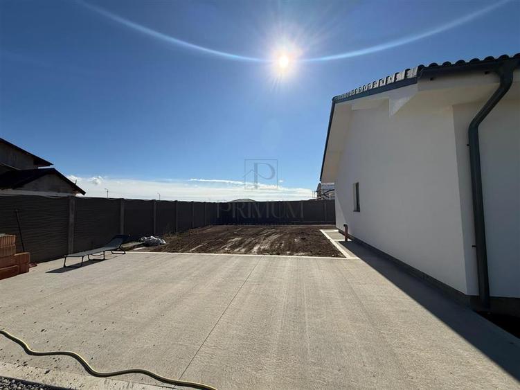 Duplex cu 3 camere cu Teren 370 Mp în Bucovăț (Remetea Mare)