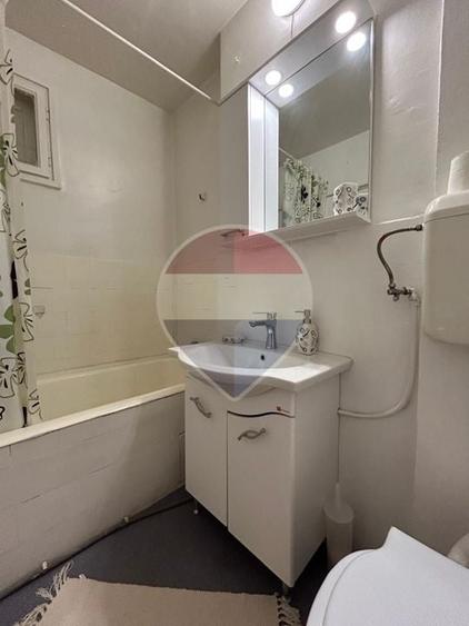 Apartament cu 2 camere semidecomandat, mobilat în P-ța Muncii