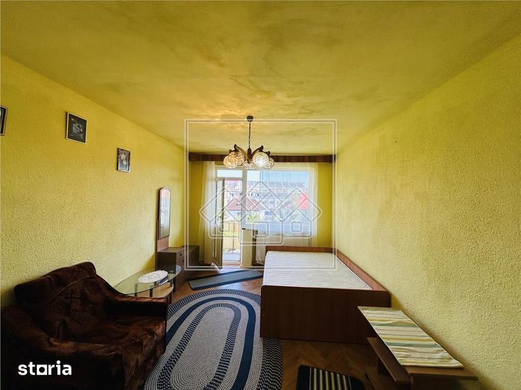 Apartament cu 2 camere decomandat în Ștrand