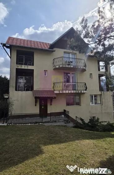 Casă cu 8 camere cu Teren 400 Mp în Zamora